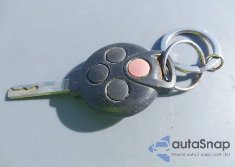 2008 Smart Fortwo Passion z USA, uszkodzony, nr VIN WMEEK31X78K148371